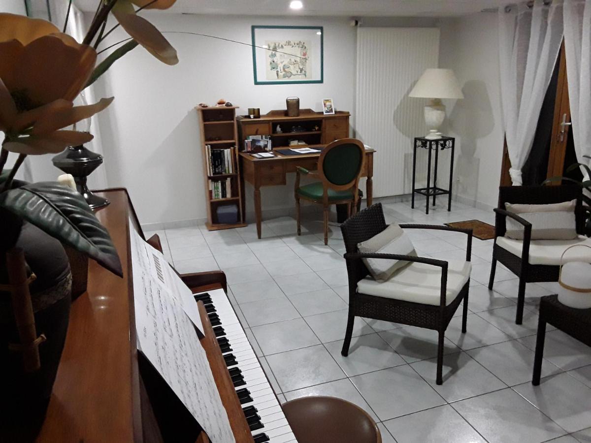 Suite Hauteurs De Vichy Creuzier-le-Vieux Exteriör bild